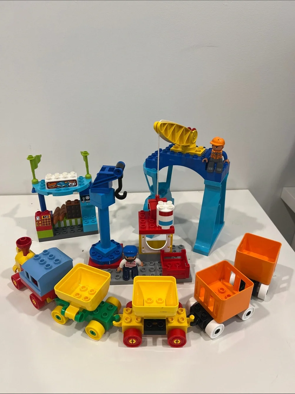 LEGO DUPLO Construction Train Loading station - toddler toy